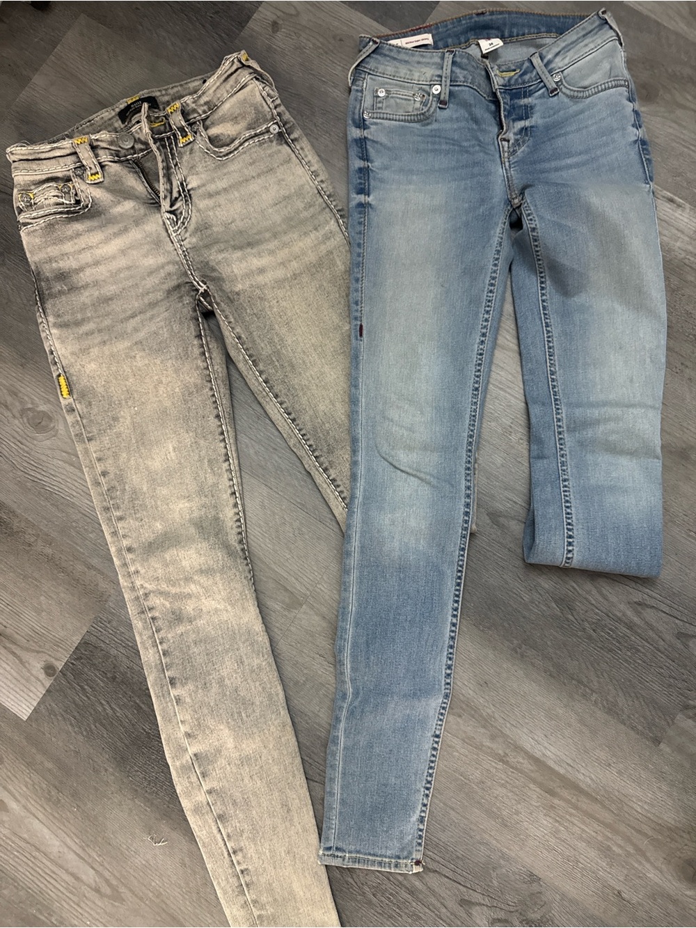 TRUE RELIGION BUNDLE Light Wash Women's Skinny Jeans -Blue and Light Gray size24